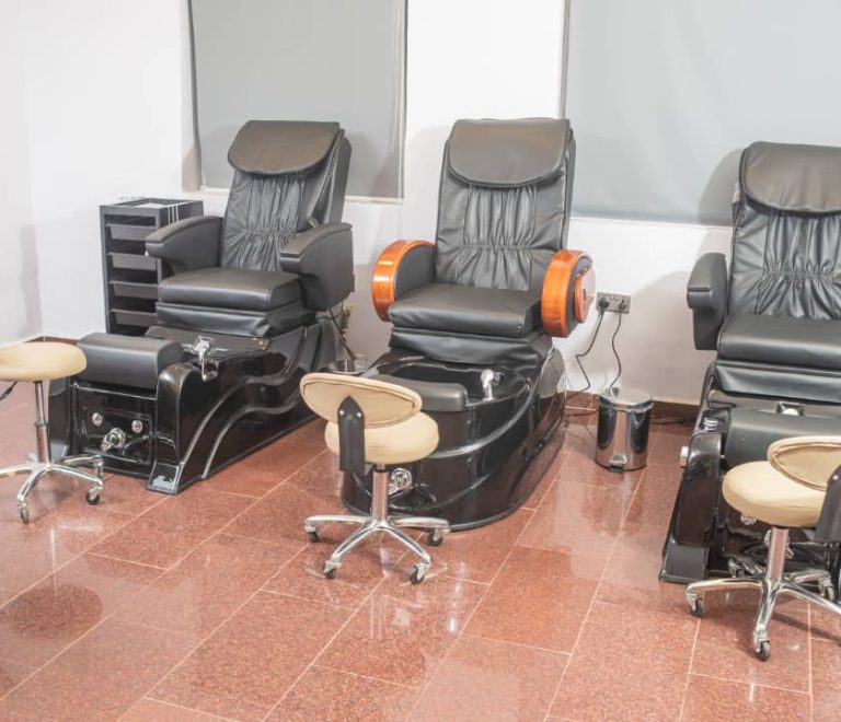 Manicure & Pedicure